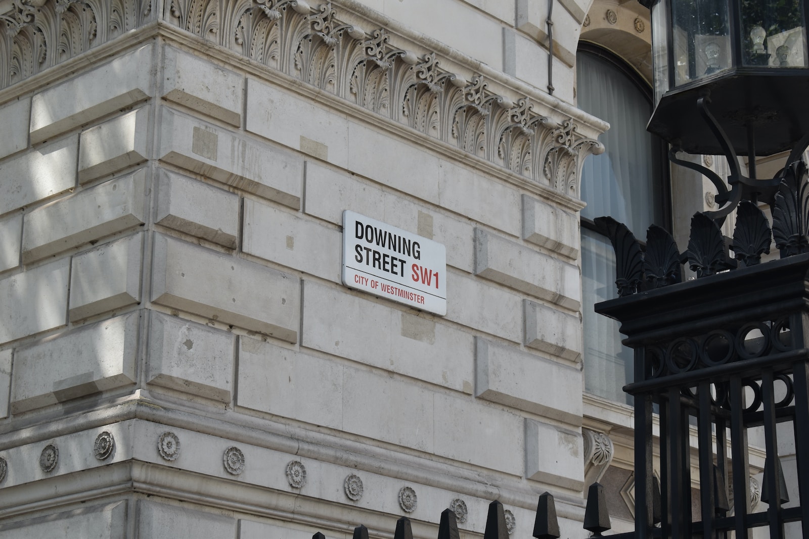 a street sign on the side of a building