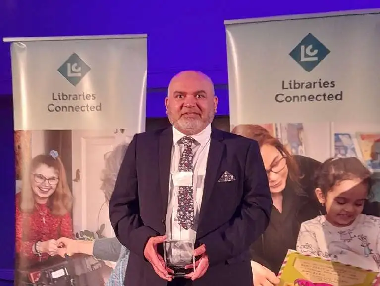 Mazhar Iqbal from Kirklees Libraries with his Libraries Connected Award