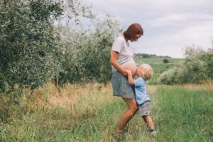 Pregnant women can safely take paracetamol, review finds