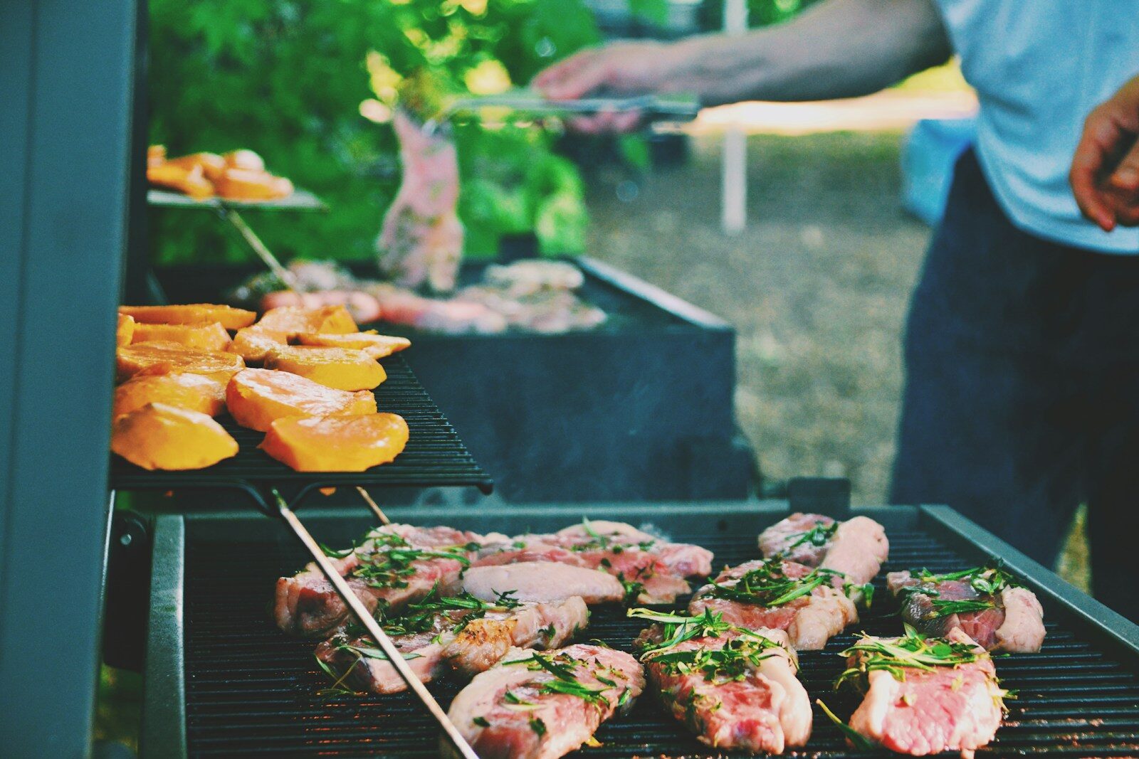 Top tips for the BBQ to avoid food poisoning